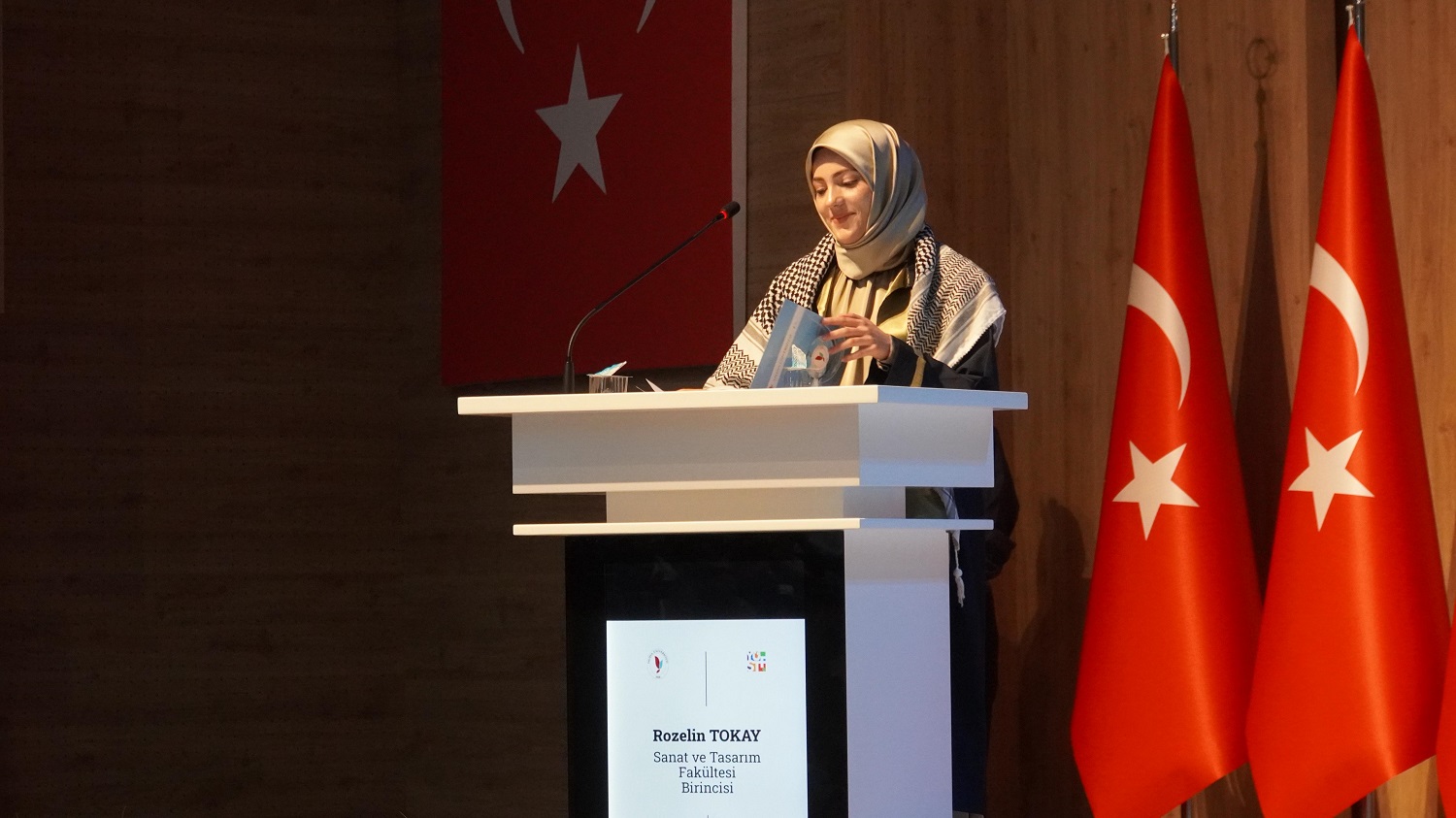 Kefiyesiyle Mezun Olan Fakülte Birincisi İnegöl'den Gencgazete (1)