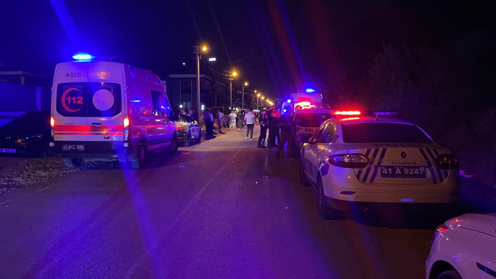 Kocaeli'de Amca Yeğenlerine Ateş Açtı 2 Ölü, 1 Yaralı (1)