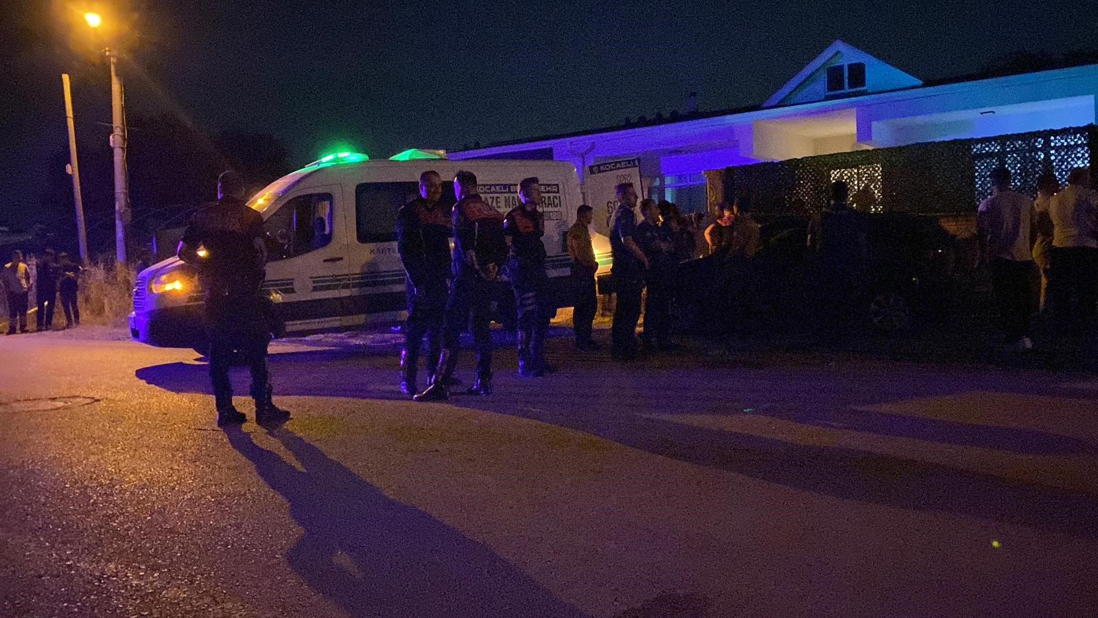 Kocaeli'de Amca Yeğenlerine Ateş Açtı 2 Ölü, 1 Yaralı (2)