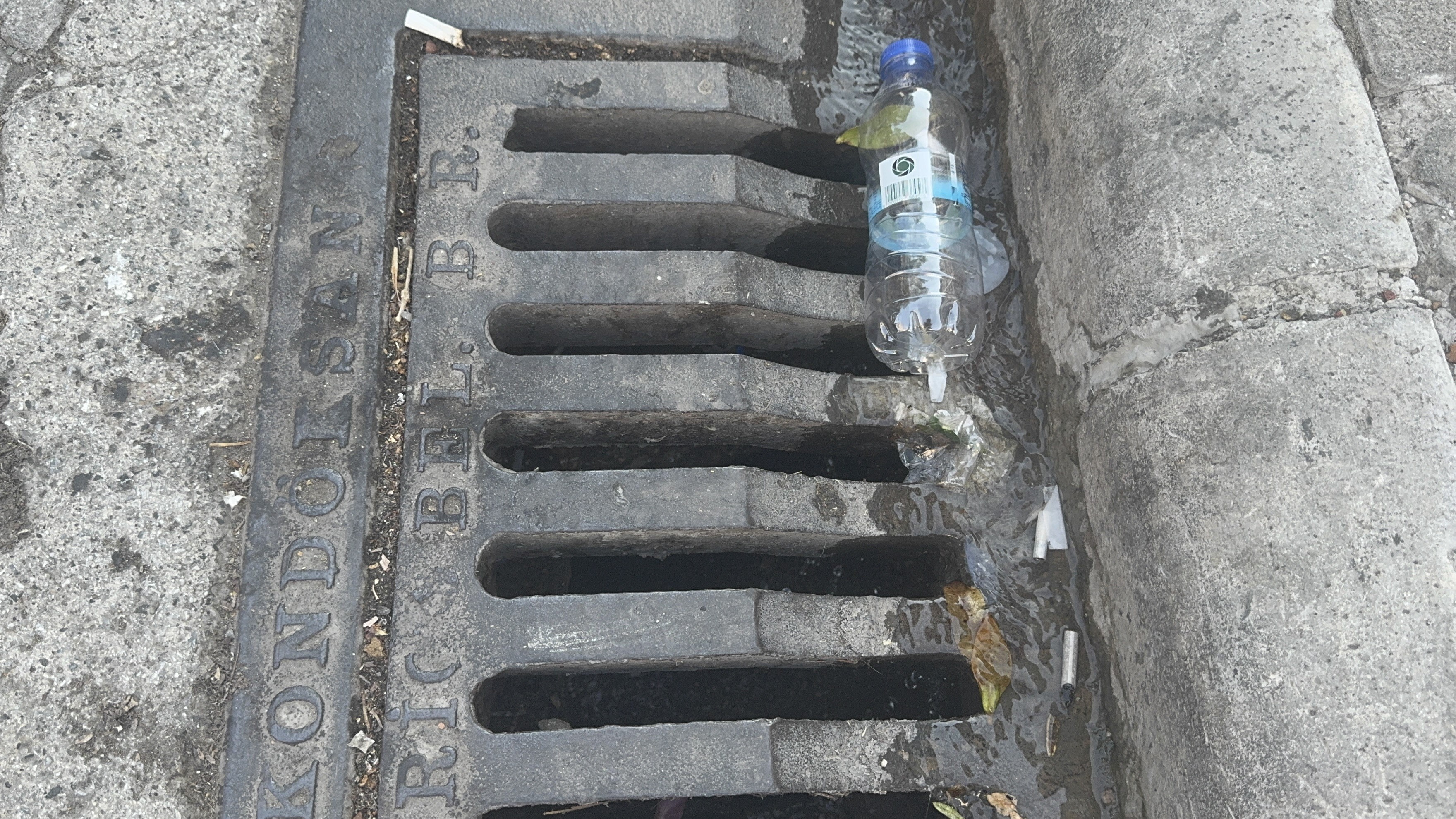 Marmaris’te 5 Gündür Tonlarca Su Boşa Akıyor (3)