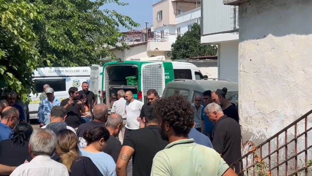 Mersin’de Müstakil Evde Çıkan Yangında 2 Çocuk Annesi Kadın Hayatını Kaybetti (3)