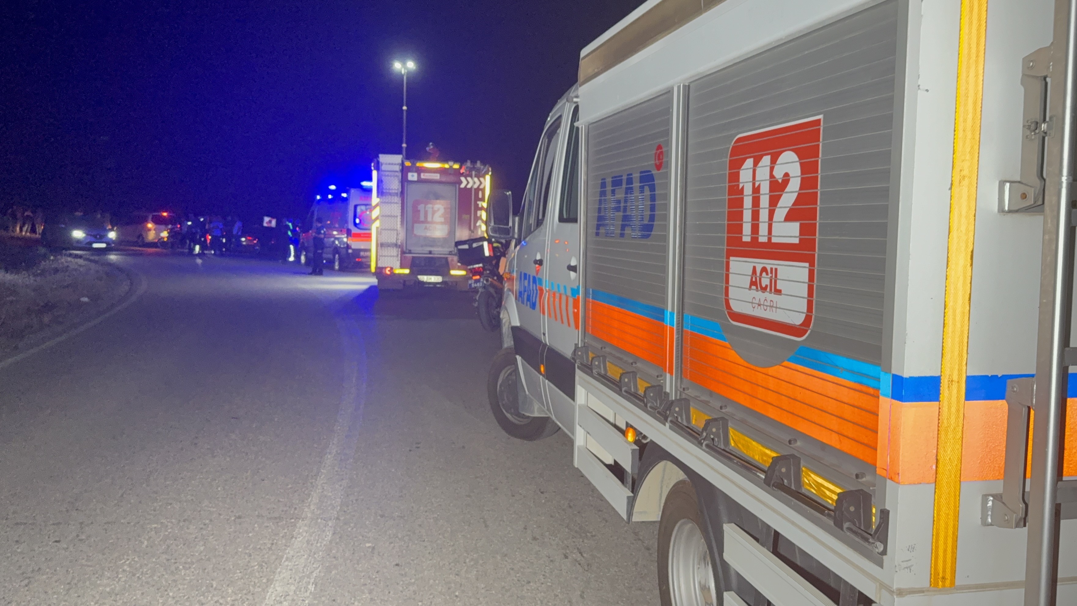 Motosiklet Kazasında 35 Metrelik Uçuruma Yuvarlanan Sürücü Ağır Yaralandı (1)
