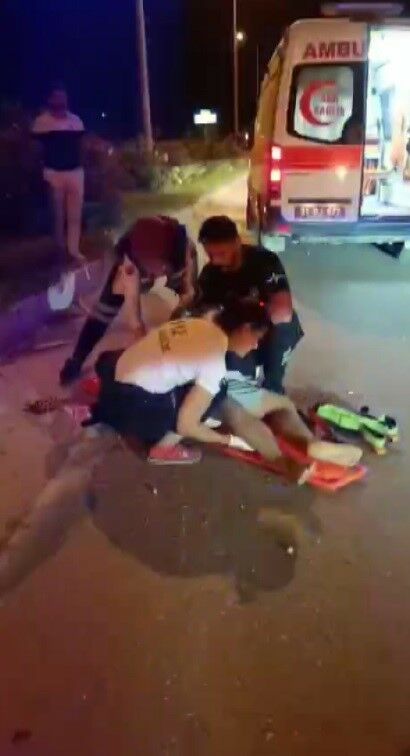Motosiklet Yarışı Yapan 18 Yaşındaki Genç Kamyonete Çarpıp Öldü (2)