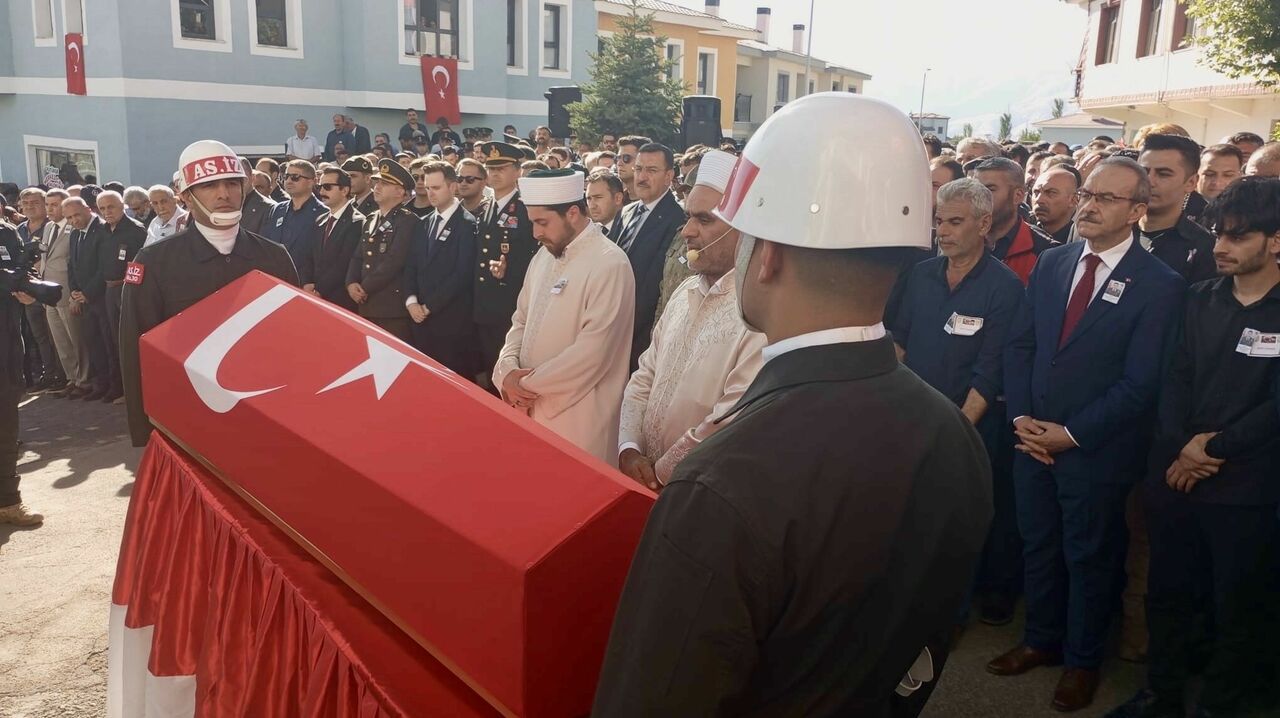 Pençe Kilit Şehidi Malatya'da Son Yolculuğuna Uğurlandı (1)