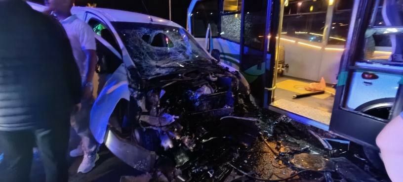 Rize'de Minibüs Ile Hafif Ticari Araç Çarpıştı 10 Yaralı (4)