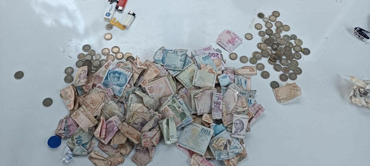 Şanlıurfa'da Üzerinden 20 Bin Türk Lirası Çıkan Yabancı Uyruklu Dilenci, Sınır Dışı Edildi (3)