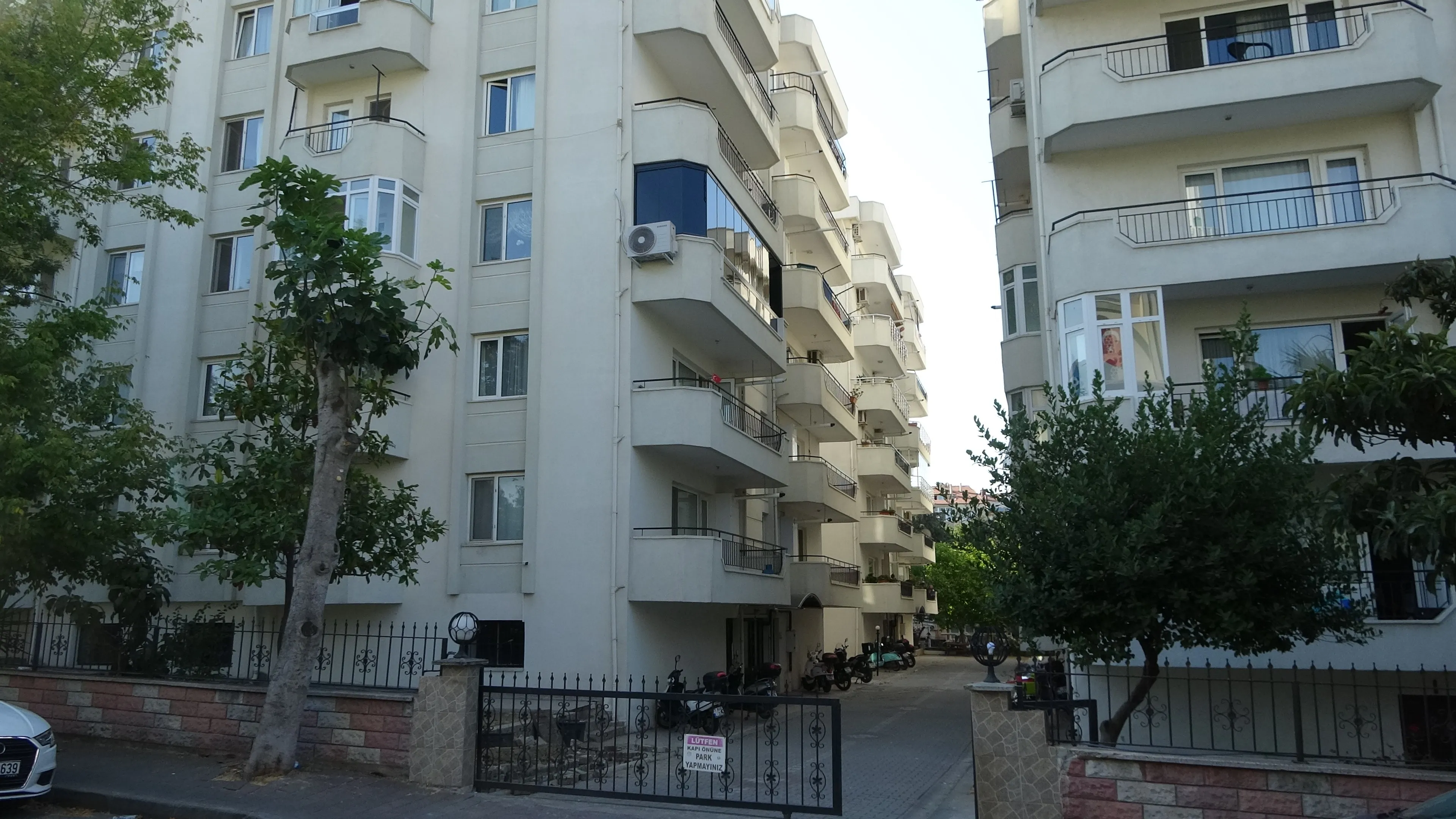 Sevgilisinin Streç Filme Sarılı Cesediyle 2 Gün Yaşadı! (4)