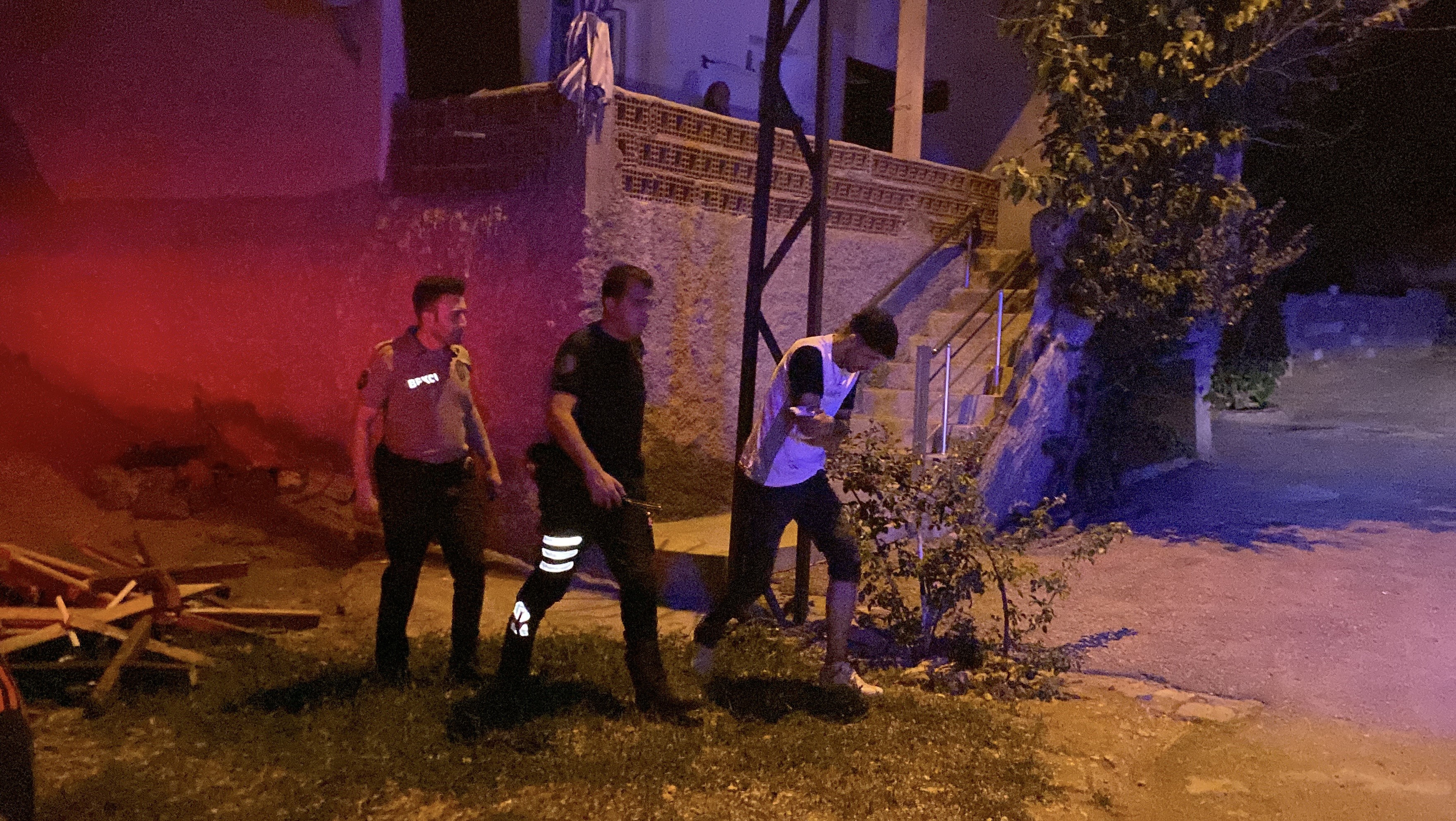 Tartışan 2 Arkadaş Birbirini Bıçakladı (2)