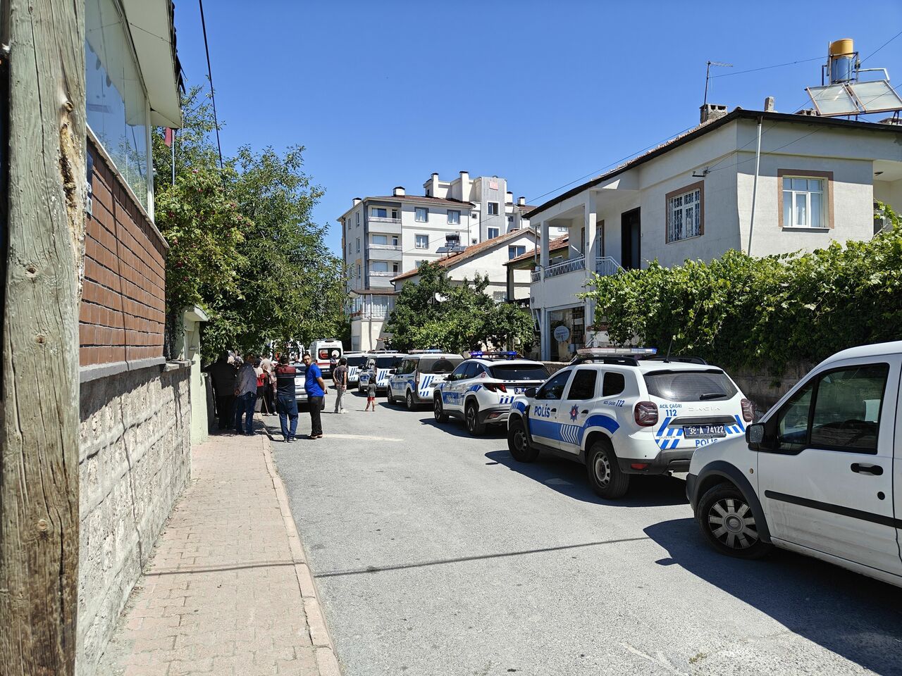 Üvey Kızını Ağır Yaraladıktan Sonra Intihar Etti (3)