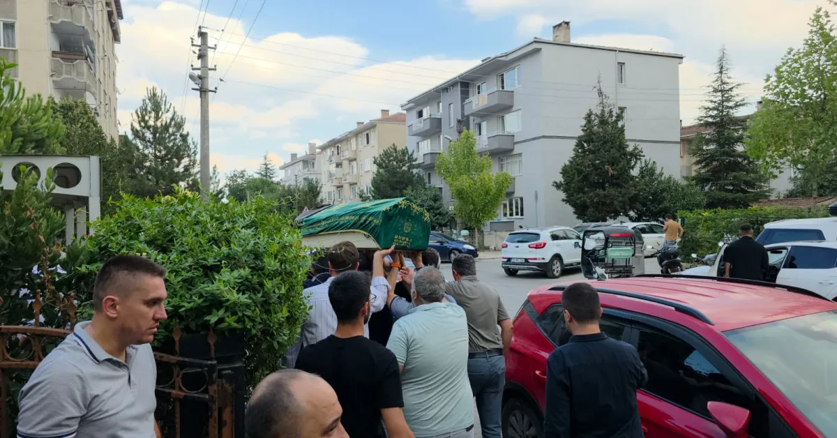 4 Yaşındaki Berra Gözyaşlarıyla Toprağa Verildi (2)