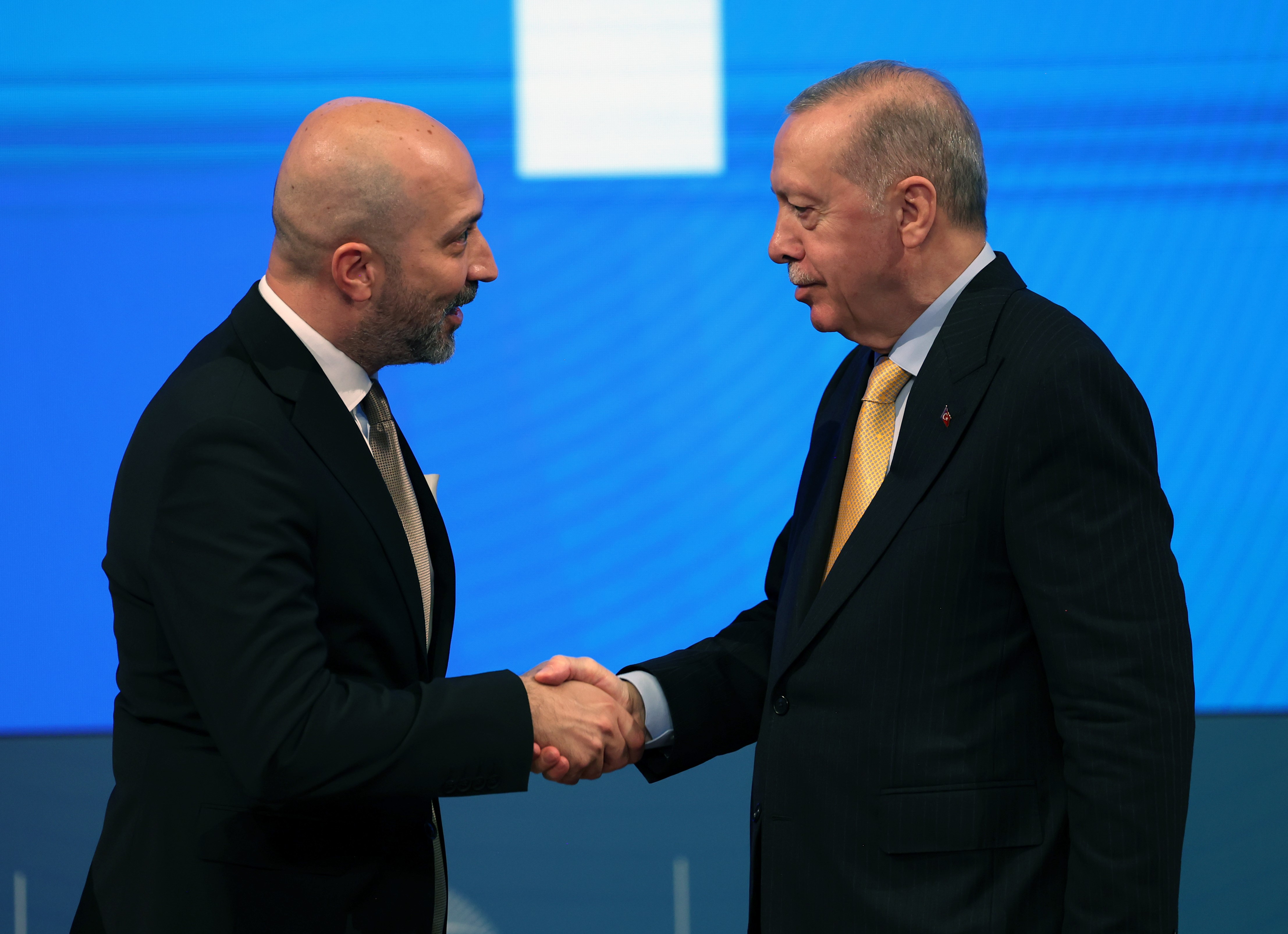 9 Belediye Başkanı Ak Parti’ye Katıldı Cumhurbaşkanı Erdoğan Rozetlerini Taktı (6)