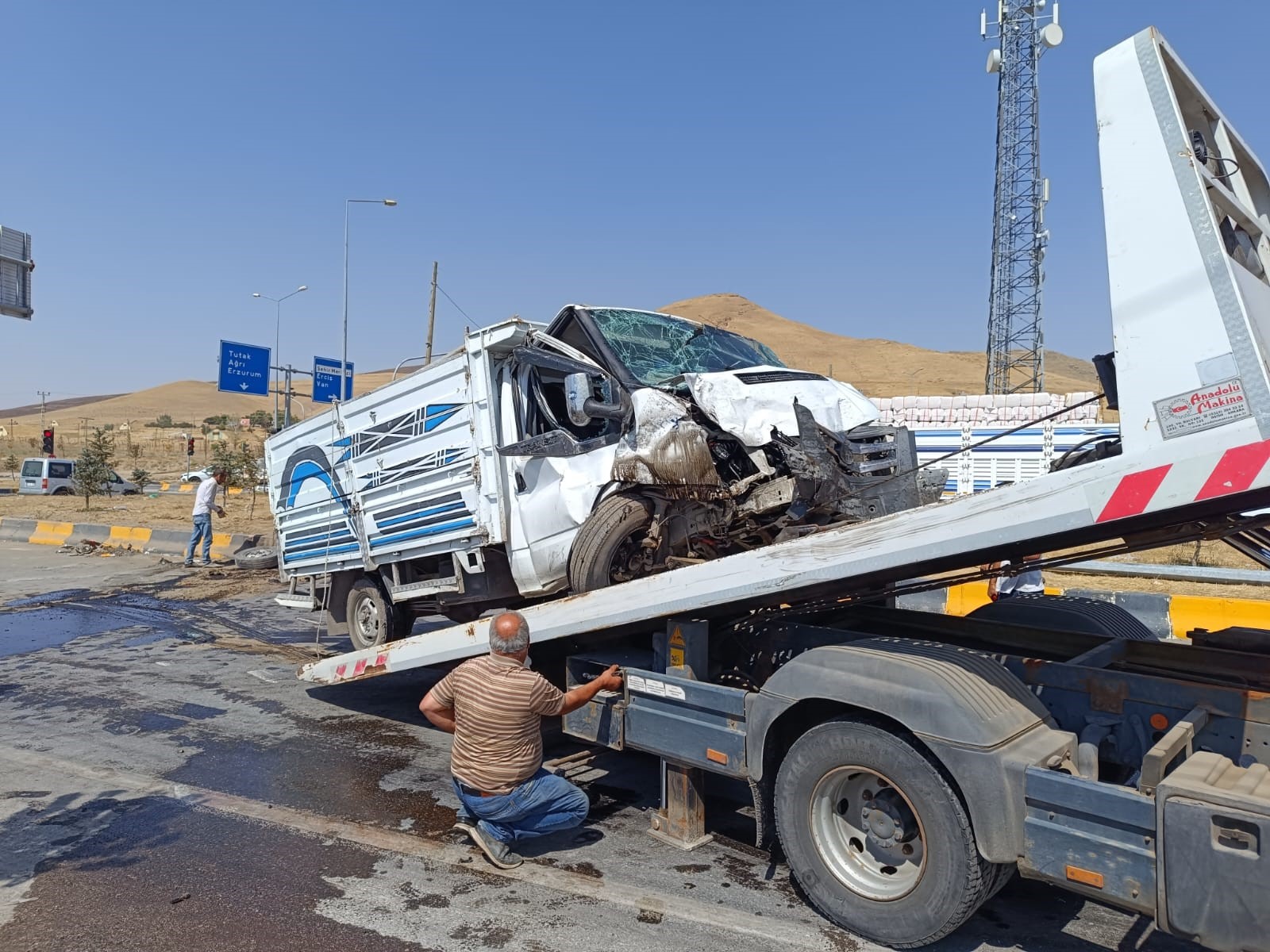 Ağrı’da Kırmızı Işık Ihlali Kazaya Yol Açtı 8 Yaralı (3)