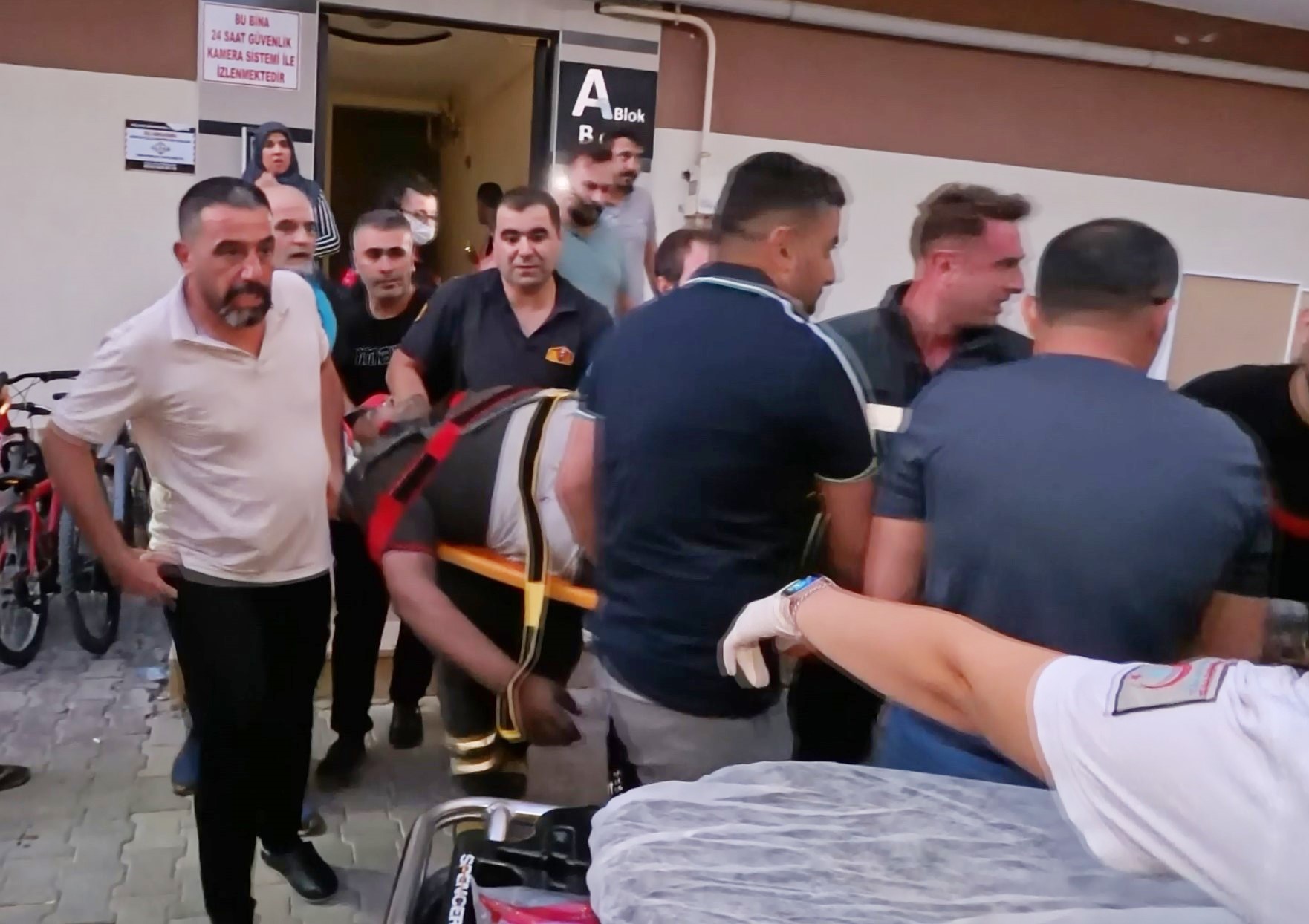 Aksaray’da Asansör Faciası 2 İşçi Ağır Yaralandı (2)