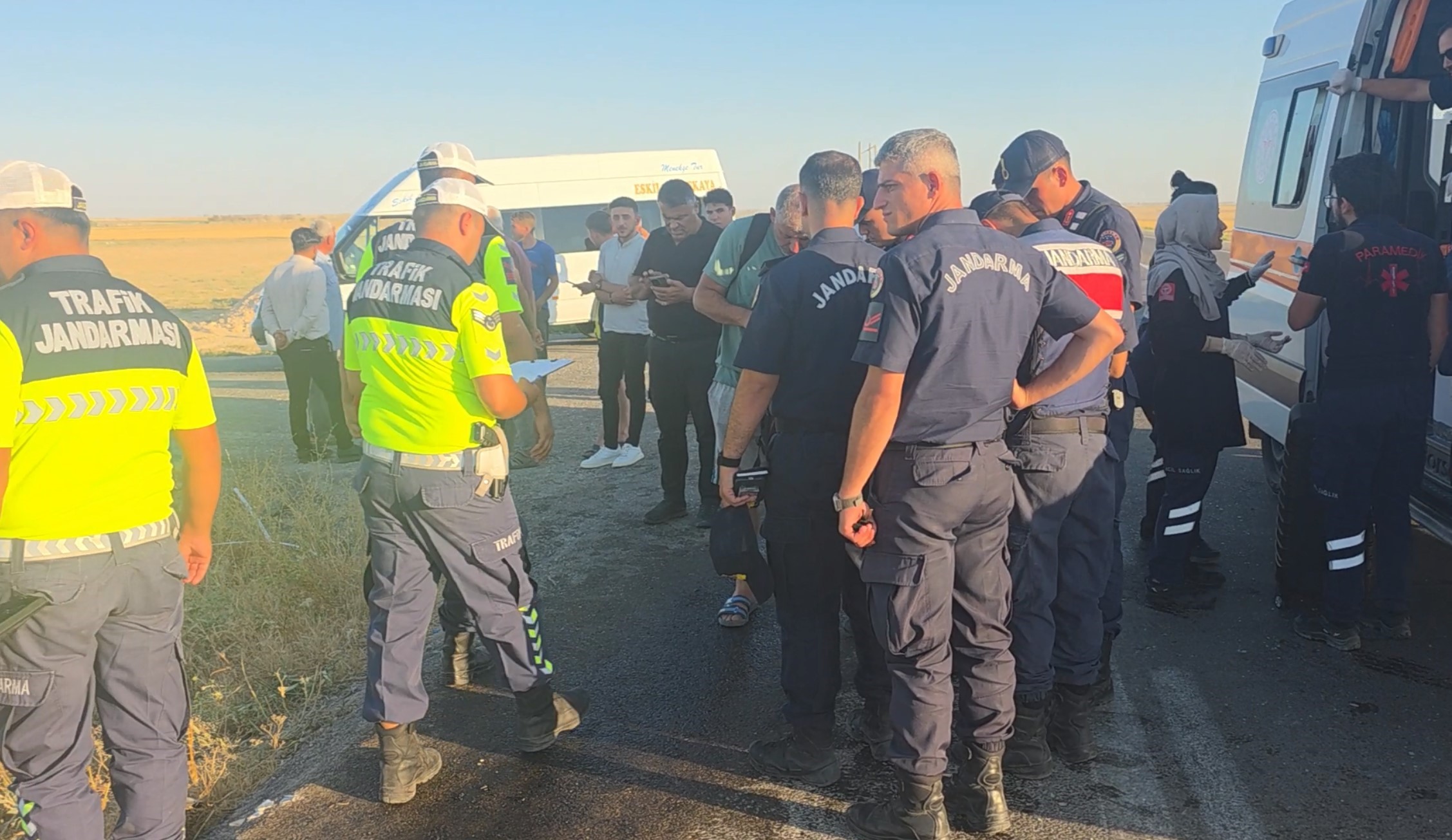 Aksaray'da Kazada Iki Otomobil Mısır Tarlasına Savruldu 7 Yaralı (3)