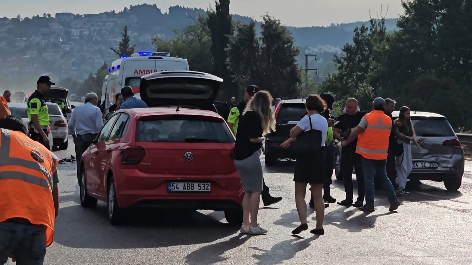 Anadolu Otoyolu'nda 10 Araçlı Zincirleme Kaza 10 Yaralı (5)