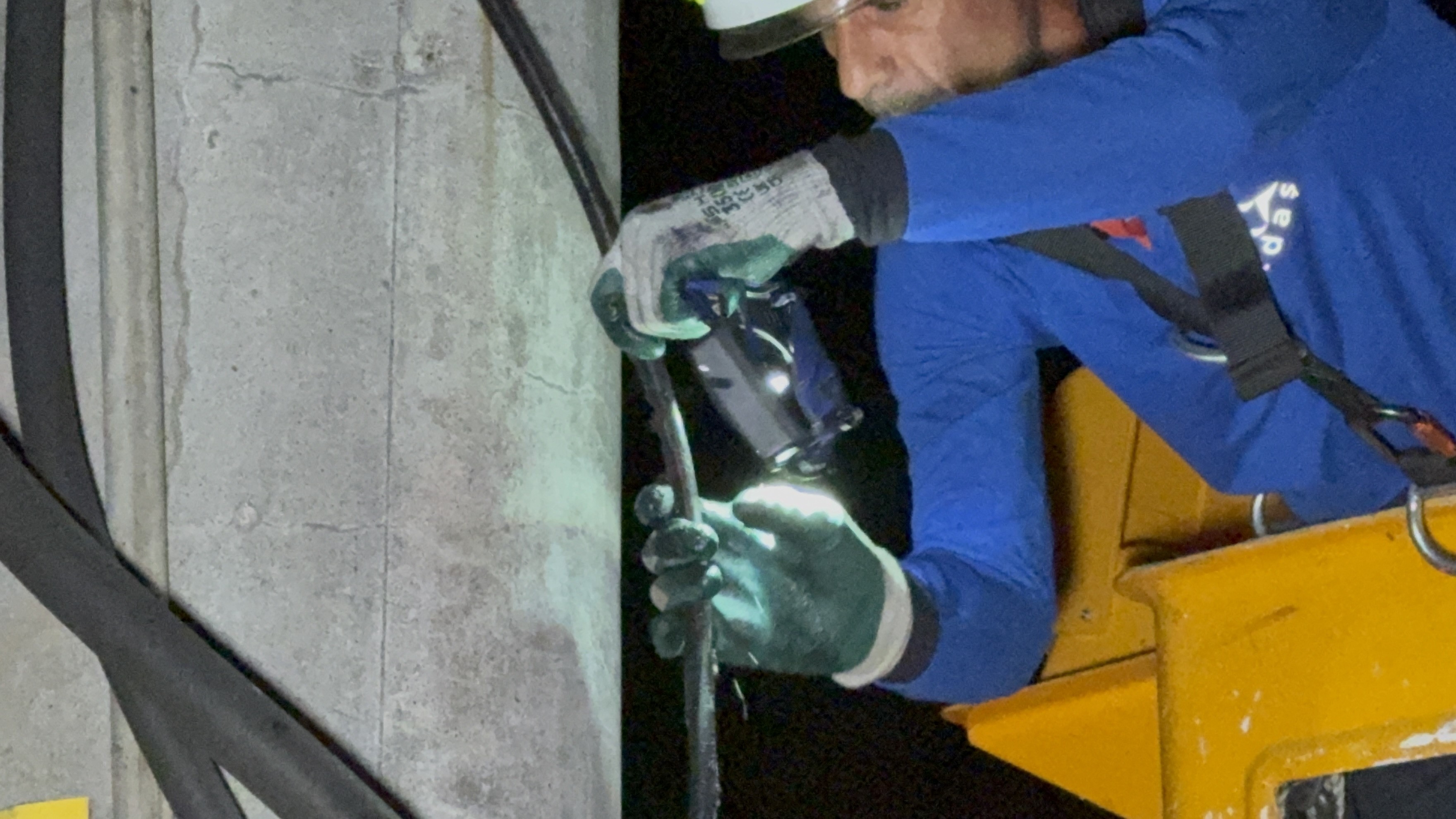 Anız Yangını 20 Bin Nüfuslu Mahallenin Elektriğini Kesti (6)