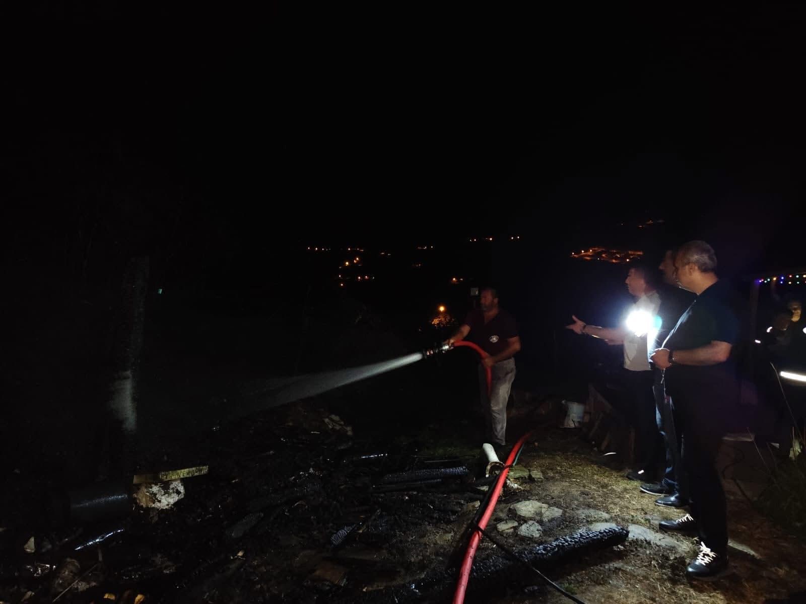 Bahçede Çıkan Yangın Ormana Sıçramadan Söndürüldü (2)