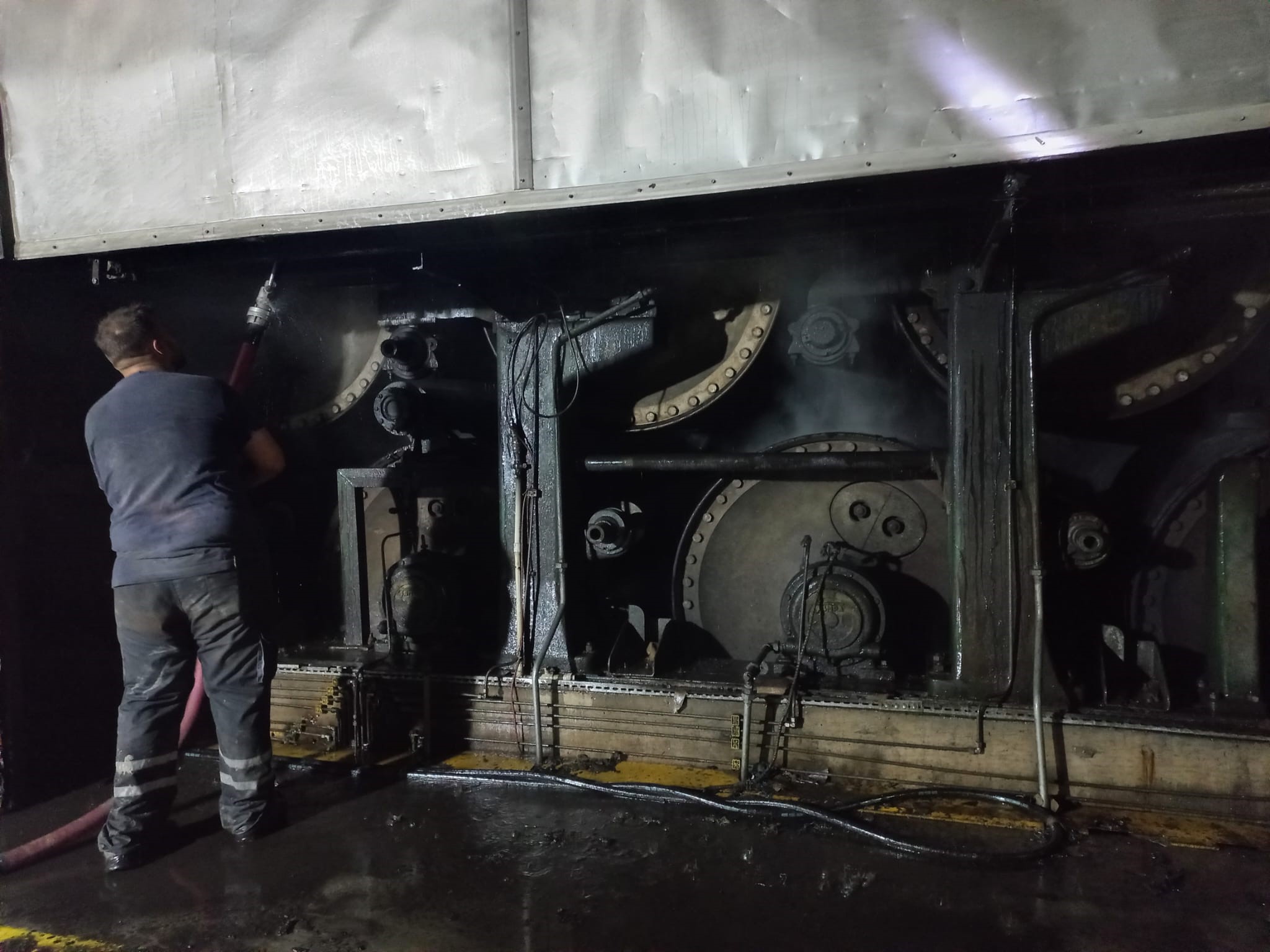 Balıkesir'de Kağıt Fabrikasında Yangın (2)