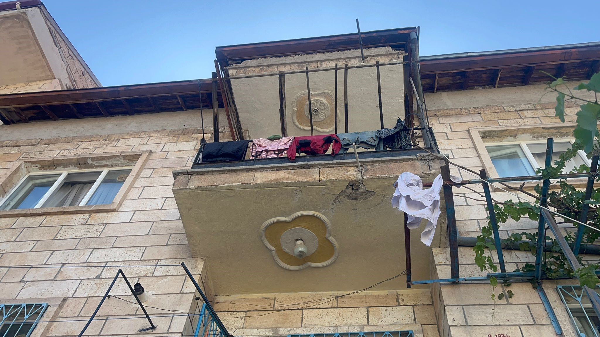 Balkondan Düşen Çocuk Hayatını Kaybetti (2)