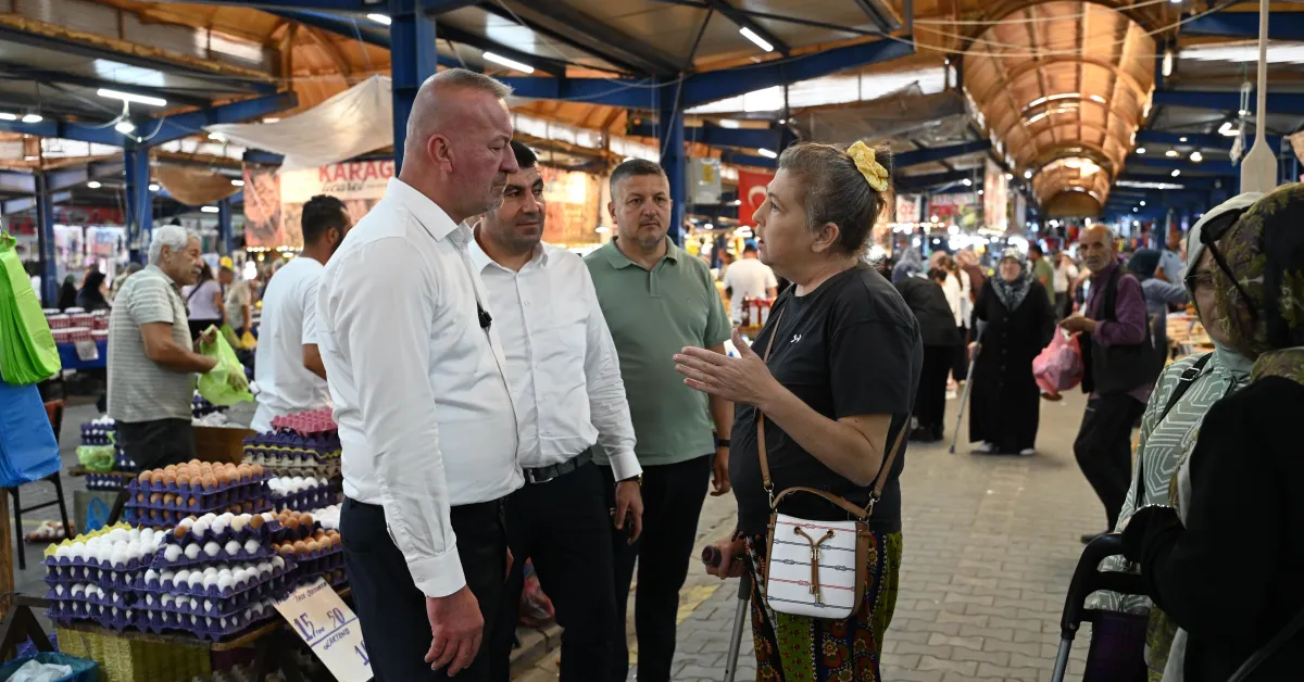 Başkan Fatih Karabatı Pazaryerinde Esnaf Ve Vatandaşlarla Buluştu (1)