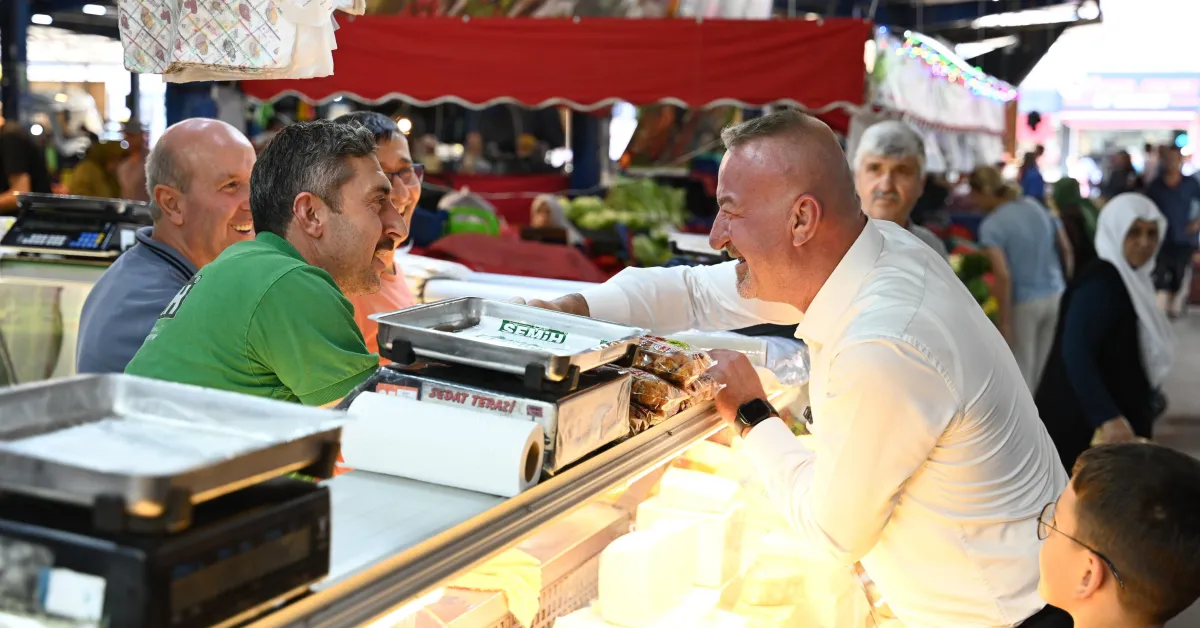 Başkan Fatih Karabatı Pazaryerinde Esnaf Ve Vatandaşlarla Buluştu (2)