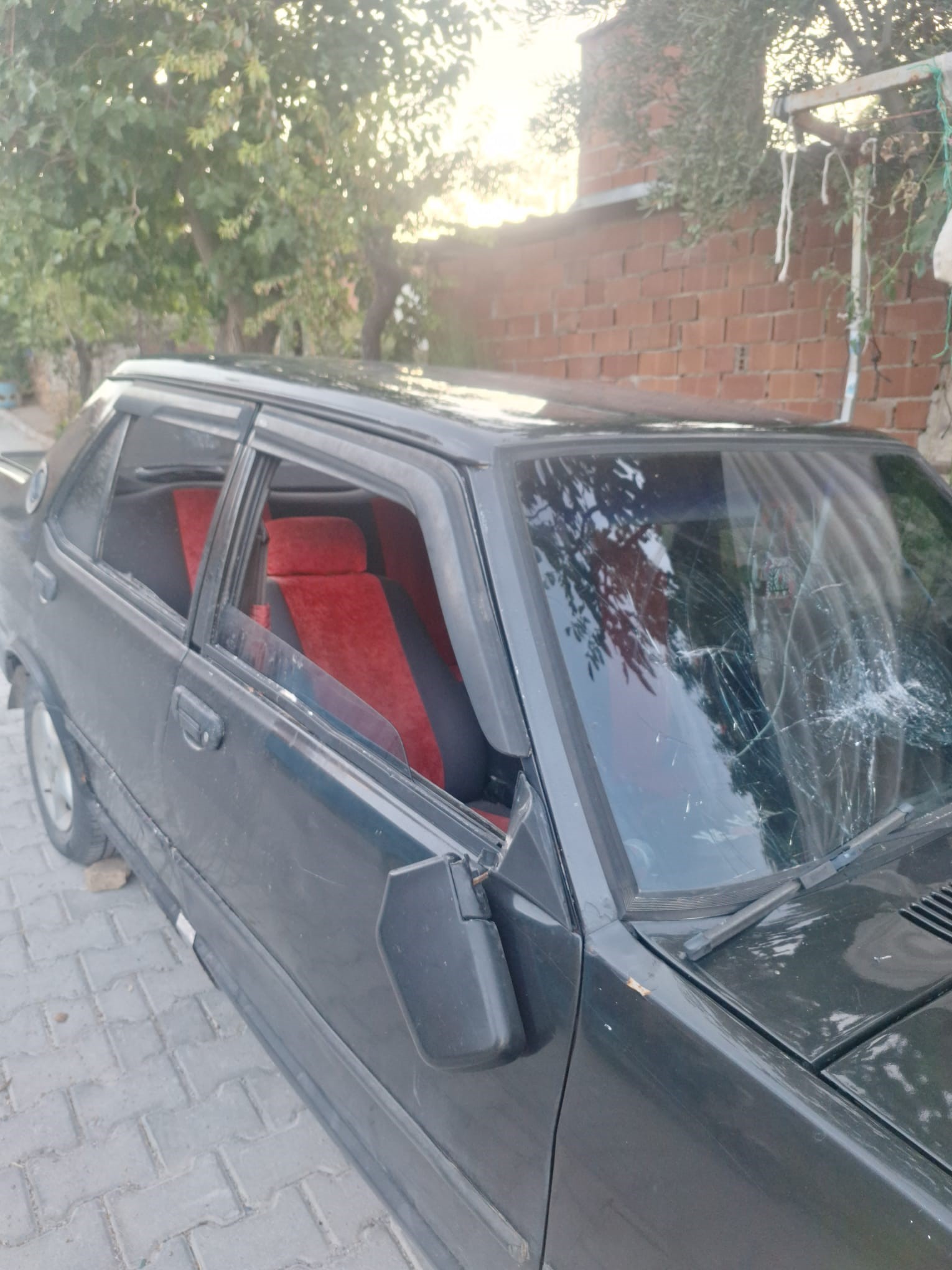 Bıçak Ve Silahlı Saldırıya Uğrayan Iki Arkadaş Ağır Yaralandı (1)