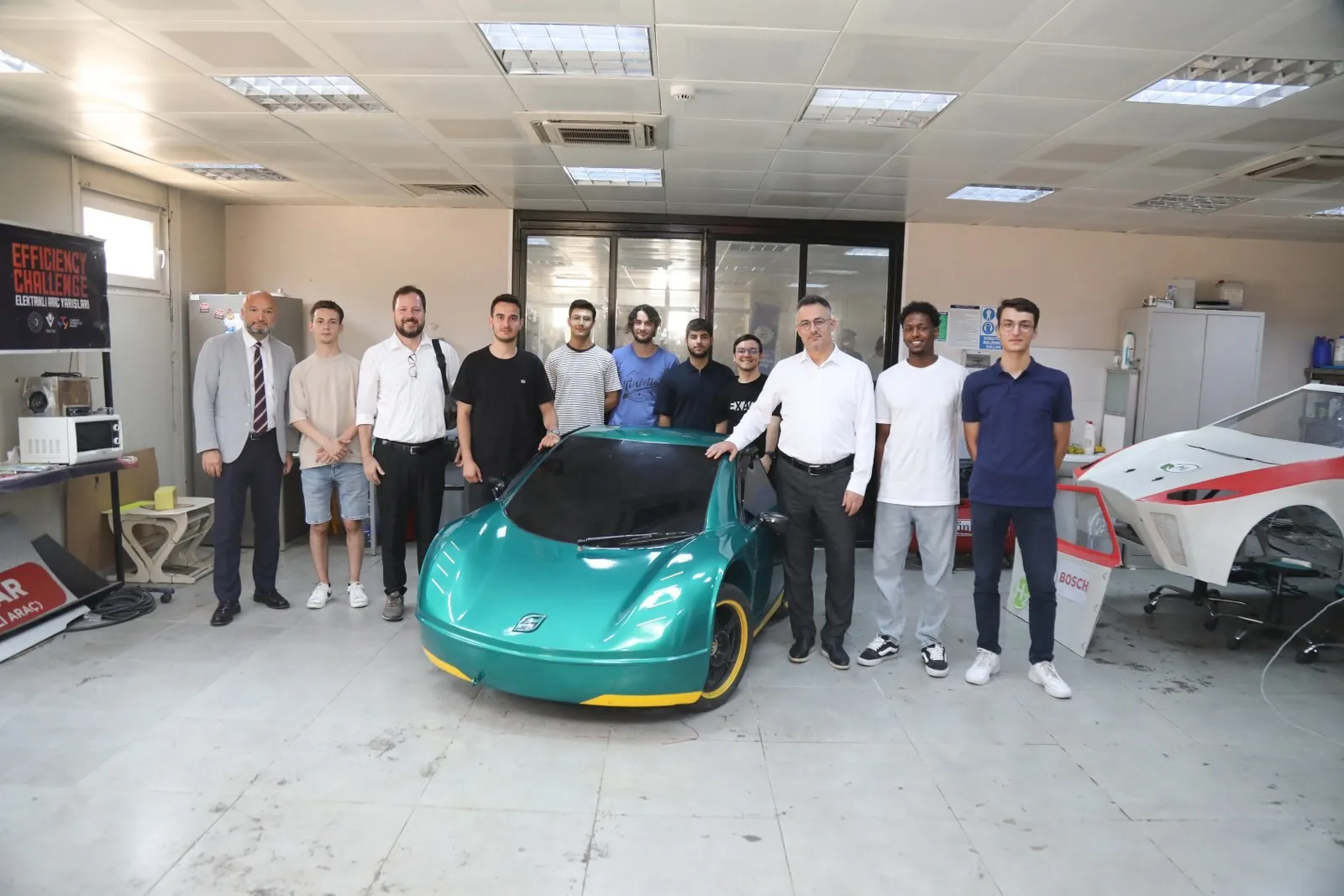 Btü Öğrencileri Teknofest’e Timsah Tasarımlı Ve Hibrit Araçlarla Hazırlanıyor (2)