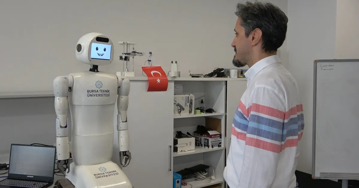 Btü’lü Akademisyenlerden Yapay Zekâ Robot Moria (1)