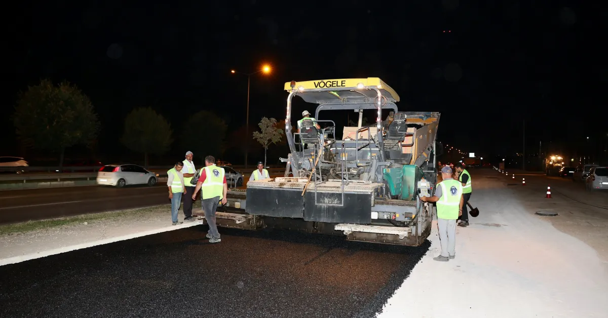 Bursa’da 17 İlçede 64 Noktada Yol Çalışmaları Gece Gündüz Sürüyor (4)