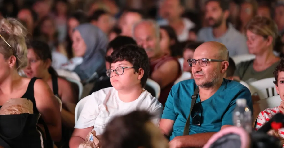 Bursa’da Kamyoled Sineması Açık Havada Sinema Keyfini Mahallelere Taşıyor (2)