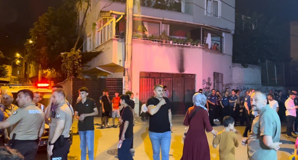 Bursa'da Komşular Arasında Park Krizi Kanlı Kavgaya Döndü (1)