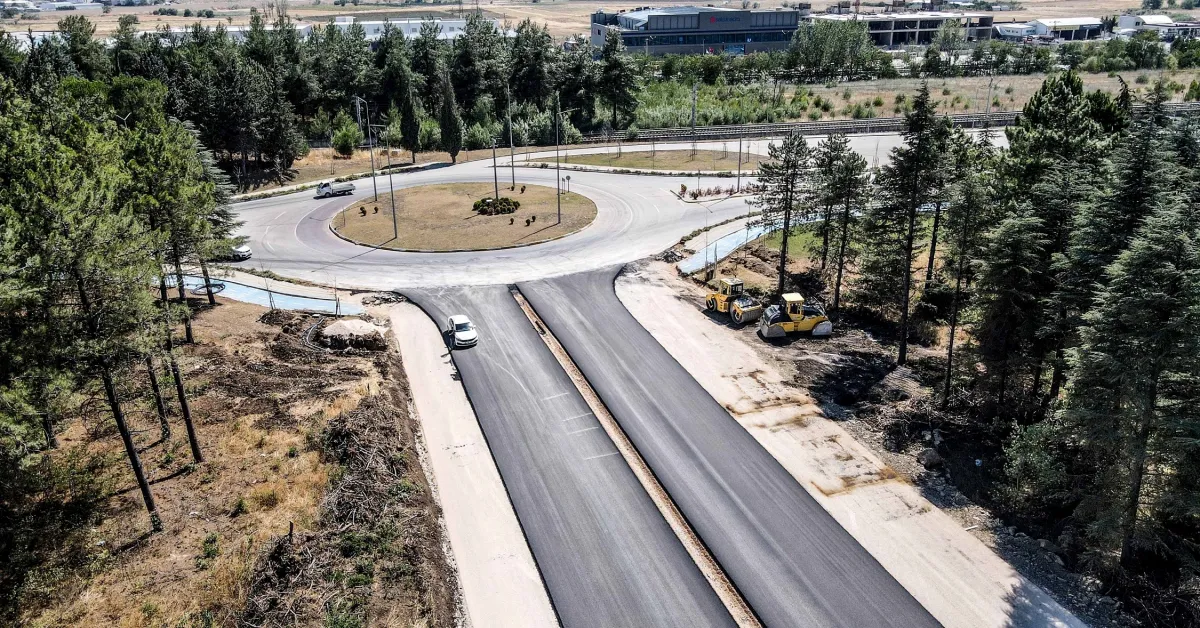 Buü Ağız Ve Diş Sağlığı Hastanesi’nde Kaba İnşaat Tamamlanıyor, Yol Çalışmaları Sürüyor (3)