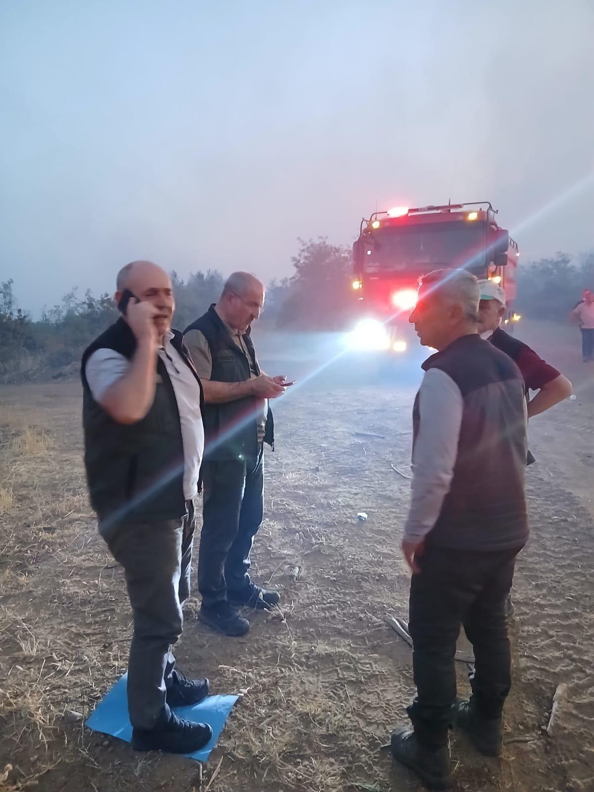 Çanakkale Valisi Toraman Yangından Etkilenen Köyde Incelemelerde Bulundu (2)