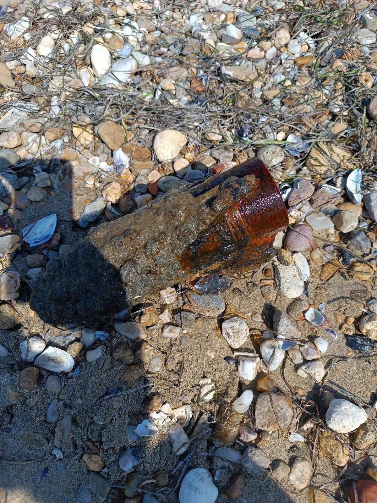 Çanakkale'de Sahilde Patlamamış Top Mermisi Bulundu (1)