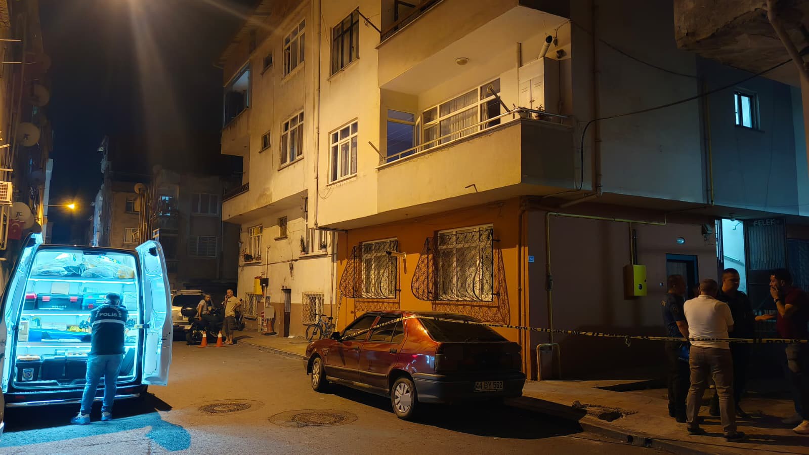 Eşini Vurup, Aynı Tabancayla Kendi Kafasına Ateş Etti (1)