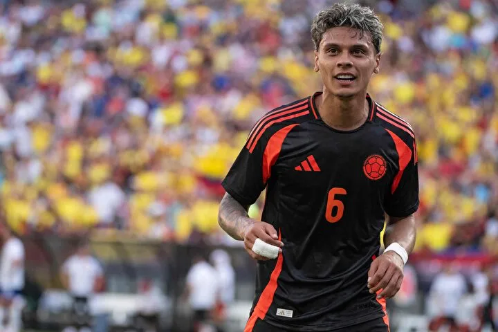 Fenerbahçe Benfica Maçında Galatasaraylıları Kahreden Eden Futbolcu (6)