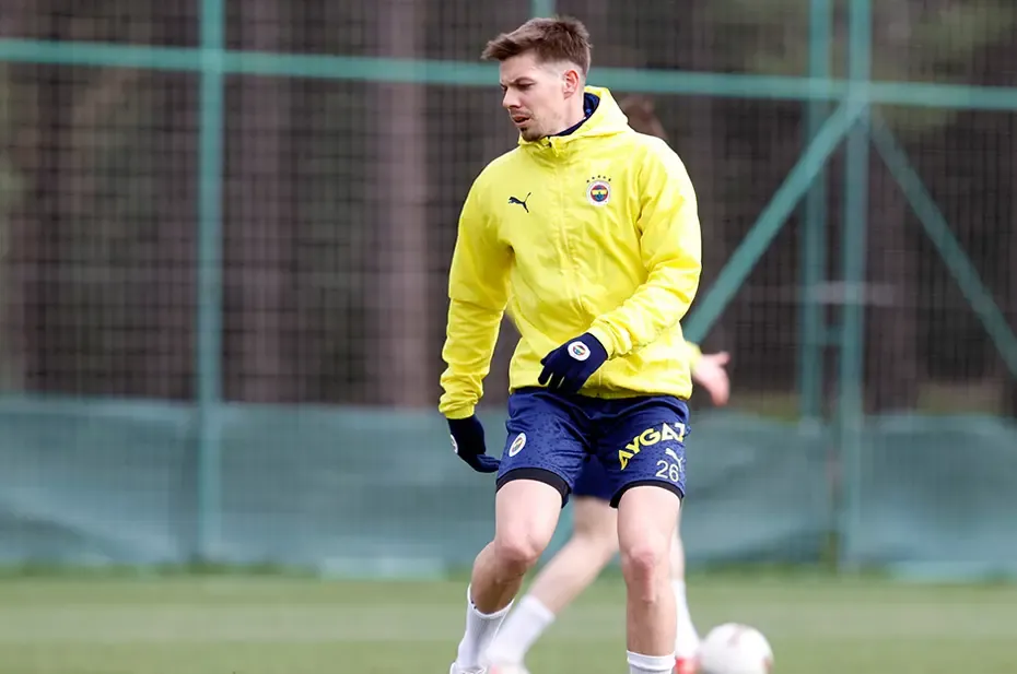Fenerbahçe’de 6 Yıl Sonra Sessiz Sedasız Ayrıldı (1)