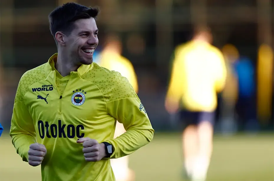 Fenerbahçe’de 6 Yıl Sonra Sessiz Sedasız Ayrıldı (3)