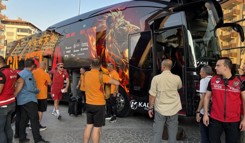 Galatasaray, Ligin Ilk Maçı Için Gaziantep'te (2)