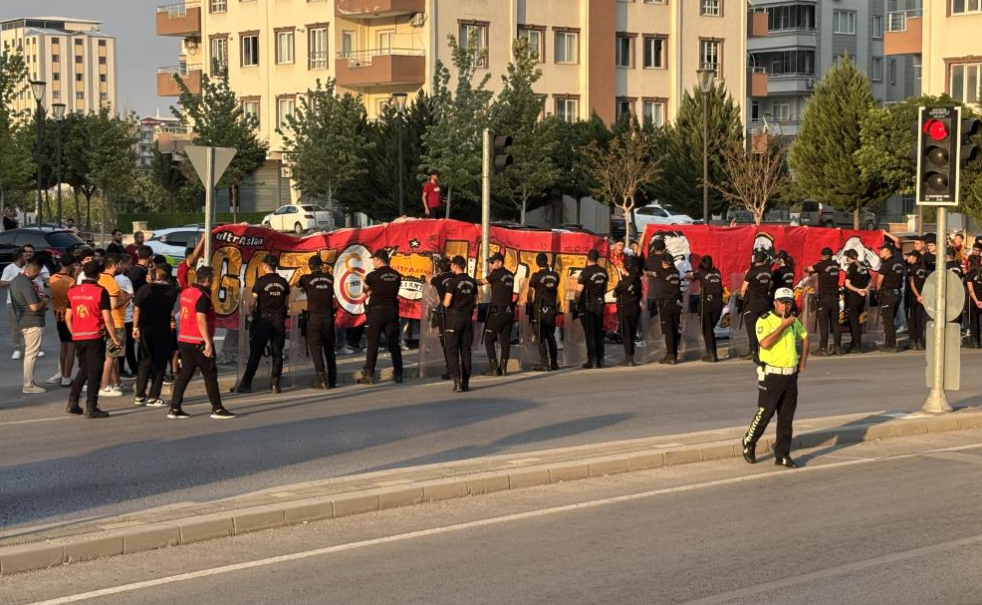 Galatasaray, Ligin Ilk Maçı Için Gaziantep'te (3)