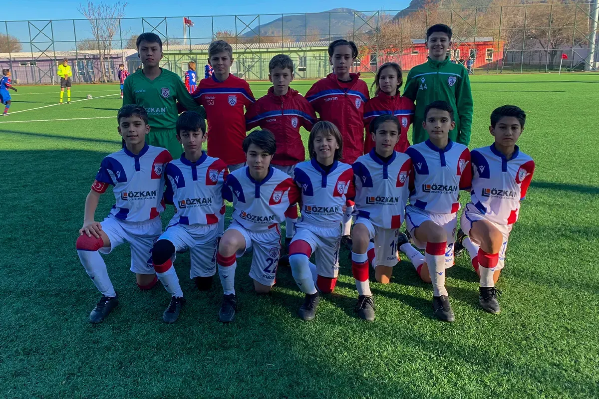 Galatasaray'ın 13 Yaşındaki Yeni Yıldızı Ömer Özyurt Kimdir, Kaç Yaşında (2)