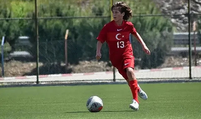 Galatasaray'ın 13 Yaşındaki Yeni Yıldızı Ömer Özyurt Kimdir, Kaç Yaşında (4)