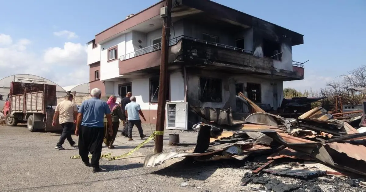 Genç Gazete 25 Yıllık Emek Kundaklamayla Kül Oldu Oğlunun Düğününde Komşusu Hayatlarını Zehir Etti 2