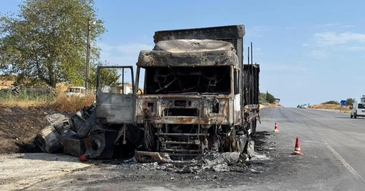 Genç Gazete Bursa’da Alev Alan Tır Patladı, Ekipler Ölümden Döndü