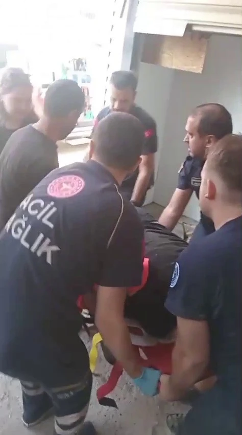 Genç Gazete Bursa’da Asansör 2. Kattan Düştü 1 Kişi Yaralandı