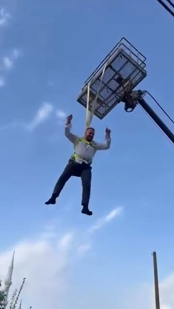 Genç Gazete Bursa'da Damadı Vinçte Sallandırdılar, O Anlar Kamerada