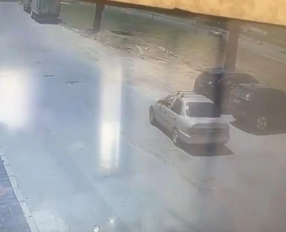 Genç Gazete Bursa’da Feci Kaza Otomobil Park Halindeki Tıra Çarptı, Sürücü Hayatını Kaybetti 1