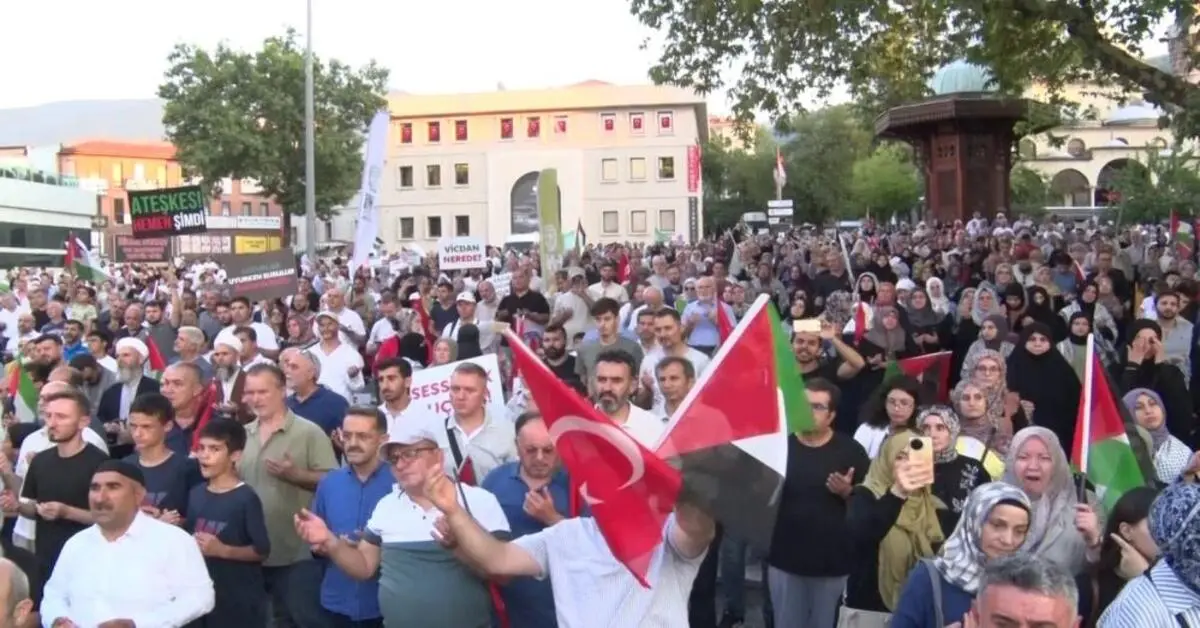 Genç Gazete Bursa’da Gazze İçin Yüzlerce Kişi Meydana İndi 1