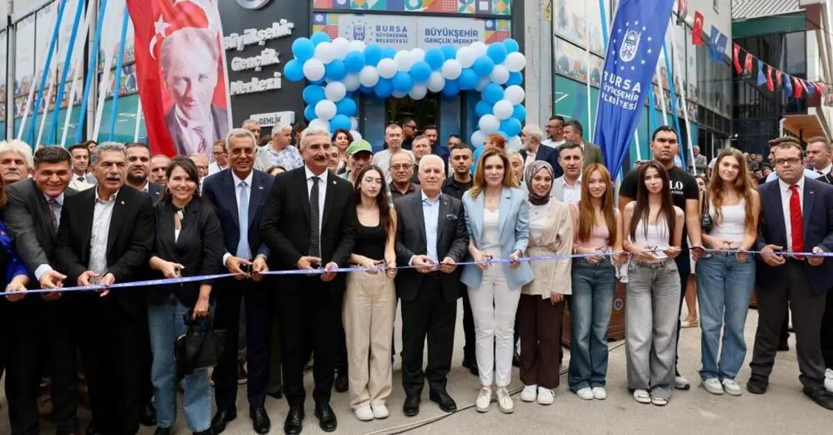 Genç Gazete Bursa’da Gençliğe Yatırım Devam Ediyor Gemlik Gençlik Merkezi Açıldı 1