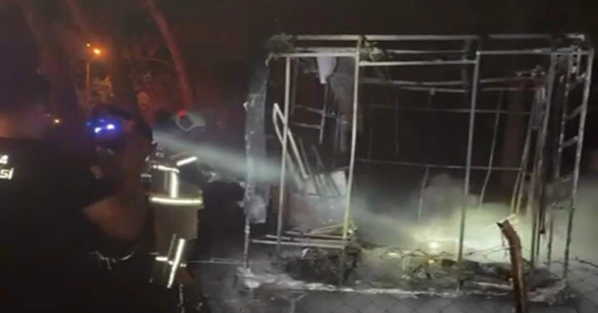 Genç Gazete Bursa'da Park Halindeki Karavan Alevlere Teslim Oldu